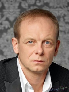 eTNnIRv0fUFy_sergei-kurenkov
